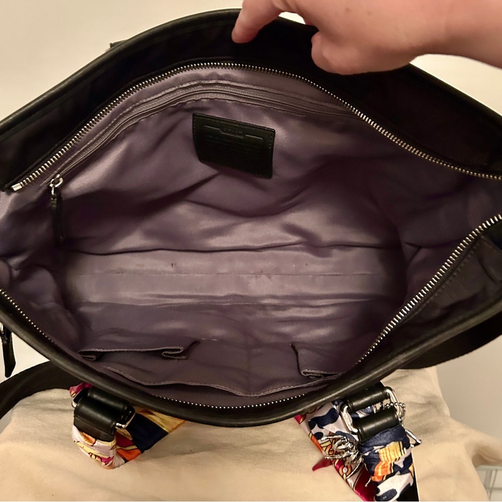 Coach “Glow Up” Julia Opt Art Vintage carry all. - Picture 13 of 14